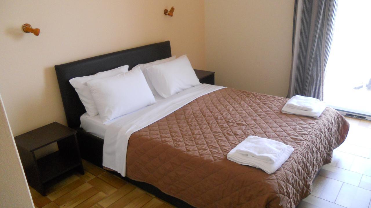 Hotel Milton Mavrovoúnion Eksteriør bilde